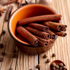 high-angle-bowl-with-cinnamon-sticks-nutmeg